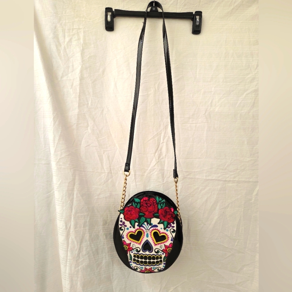 Betsey Johnson Skull Crossbody Bag - Picture 1 of 5